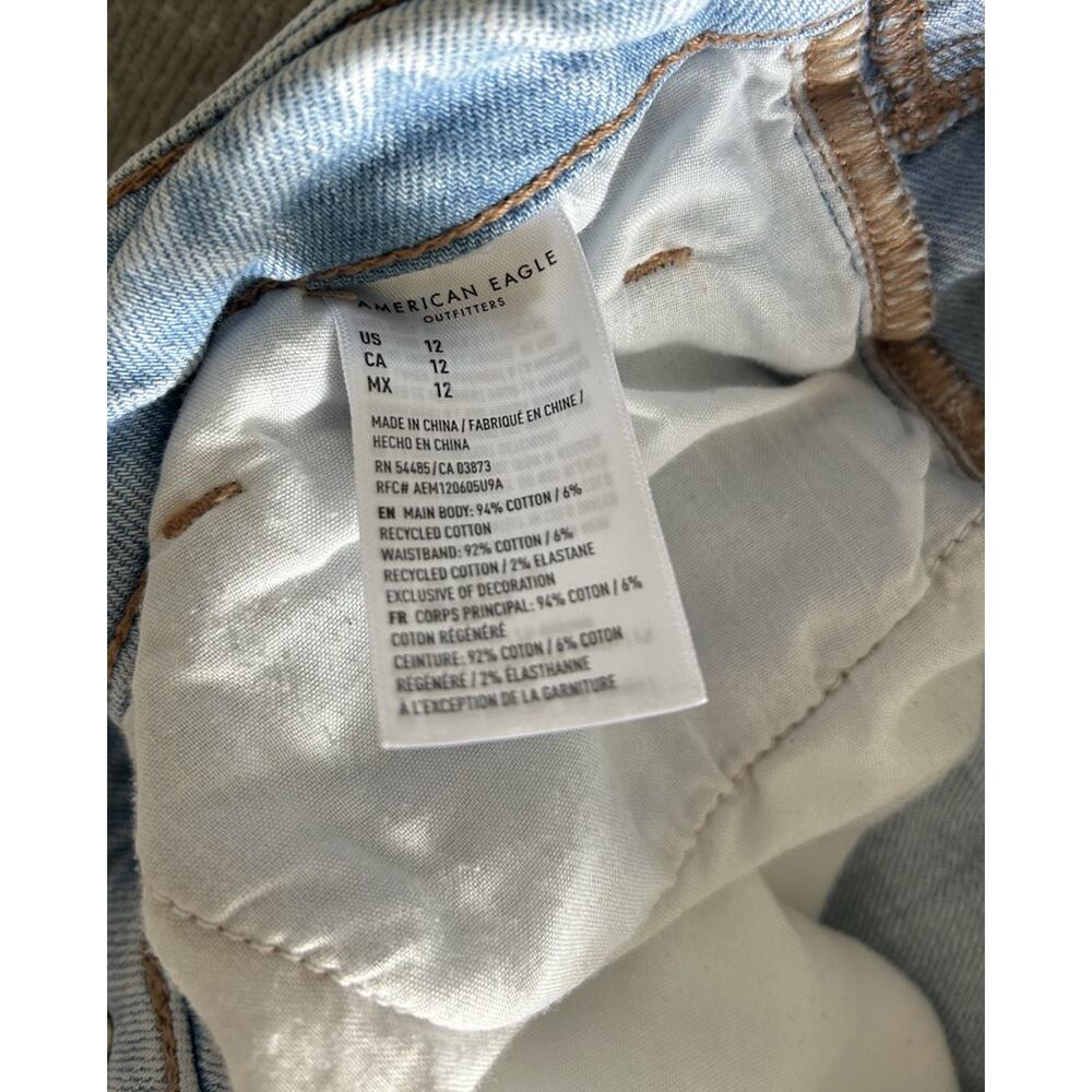 American Eagle Baggy Mom Denim Short 12 Ripped Light Wash - Picture 12 of 16